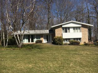 2412 Woodcrest Dr, Johnstown, PA 15905