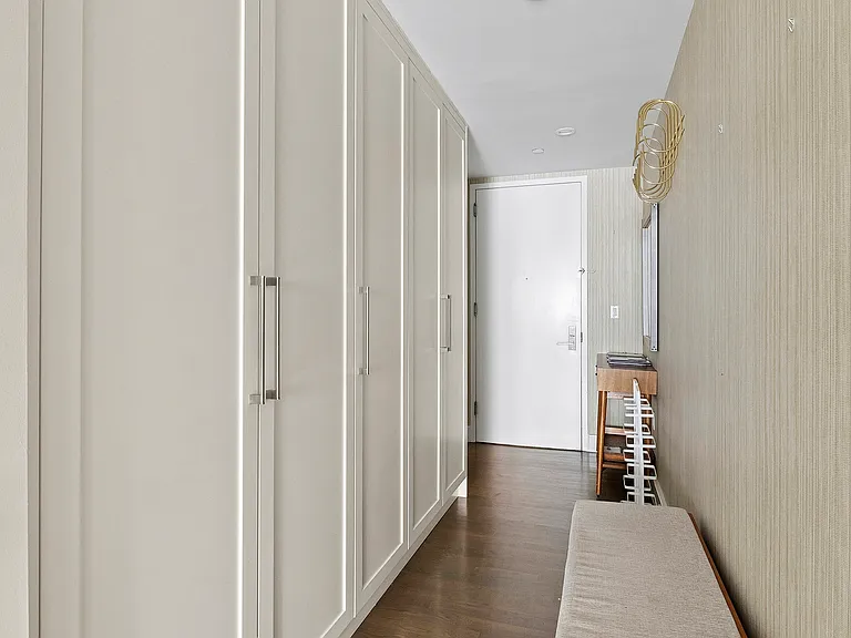 432 W 52nd St #7D — Photo 9