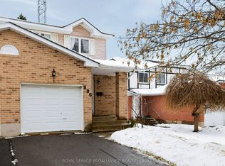 896 Muirfield Cres, Kingston, ON K7M 8E4