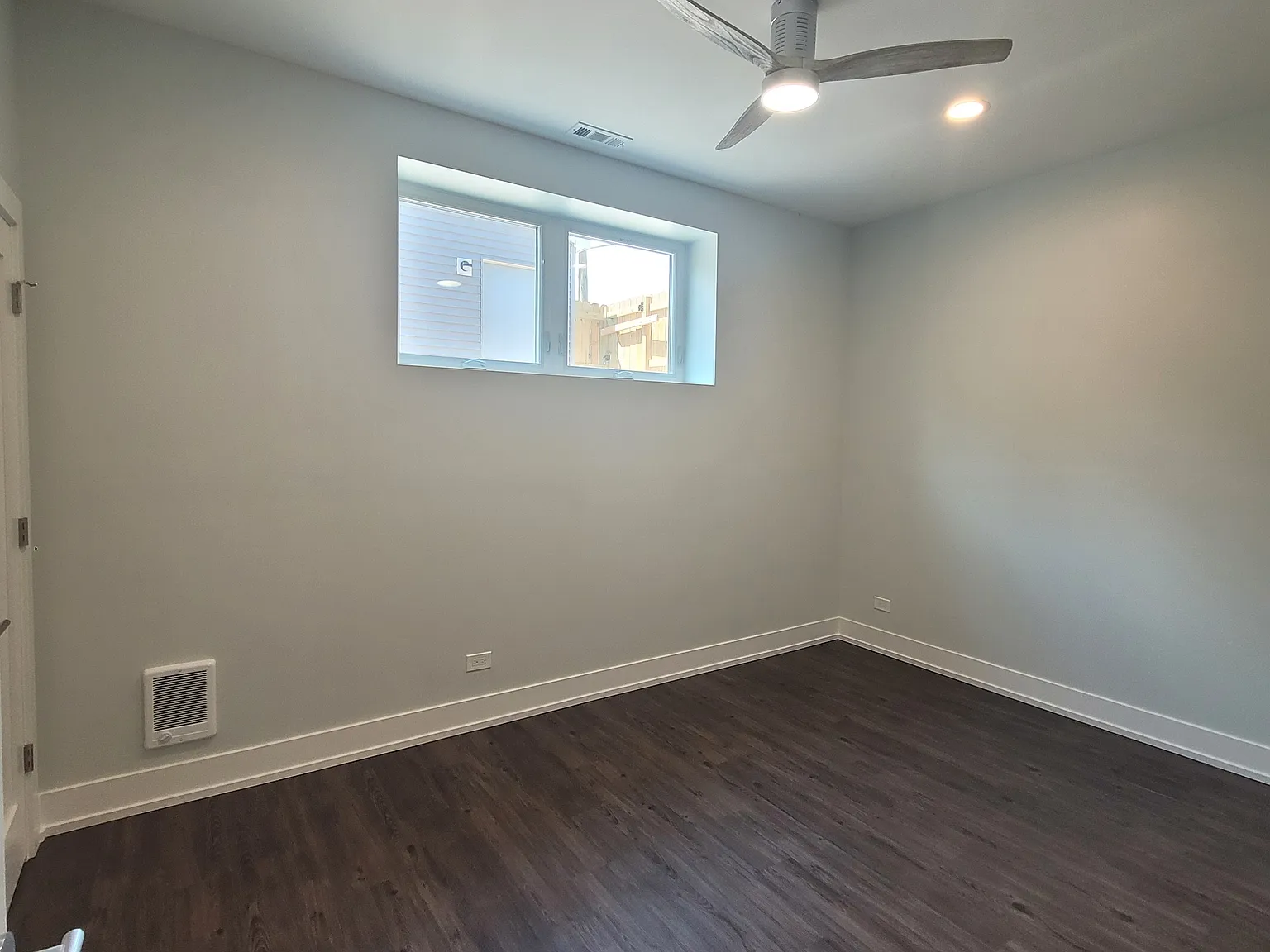 6312 S Rhodes Ave - GA — Photo 3