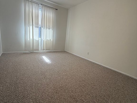 5th image of 3114 Taraval St APT 4