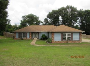 35 Rolling Pines Dr, Enterprise, AL 36330