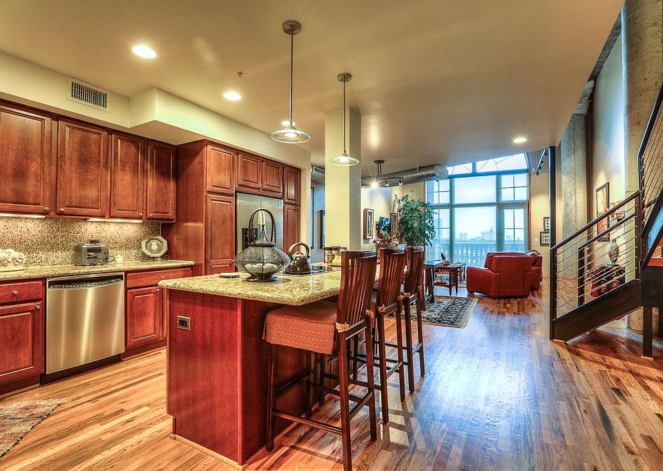 1st image of 3030 Post Oak Blvd Unit 810