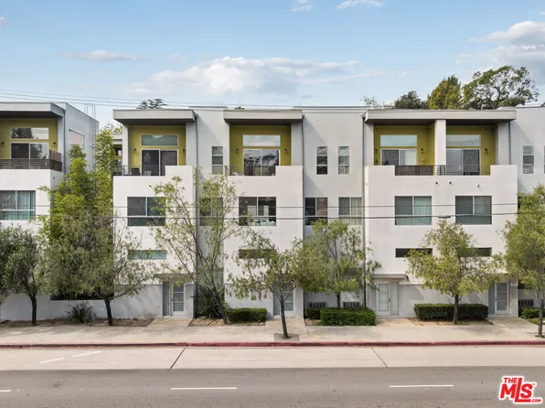2397 Silver Lake Blvd APT 22, Los Angeles, CA 90039