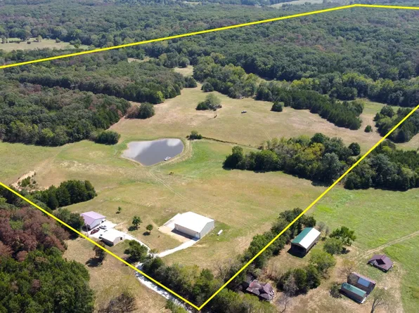 21756 Flippin Rd, Warsaw, MO 65355