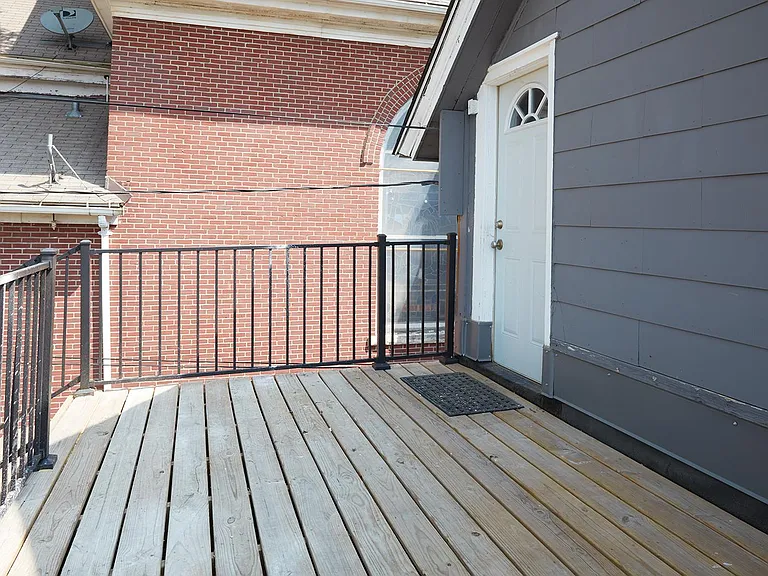1412 Monroe St NE — Photo 9