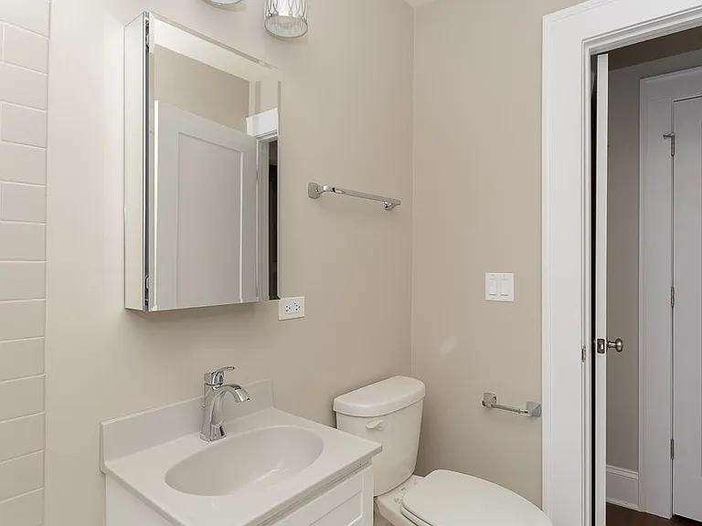 817 W Lakeside Pl #107 — Photo 18