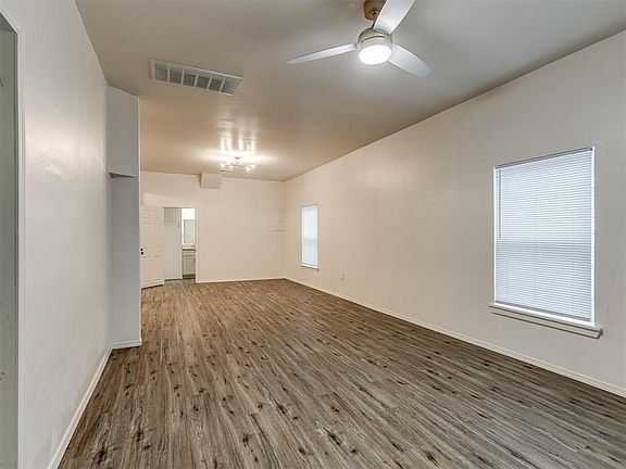3rd image of 1129 N Union Ave