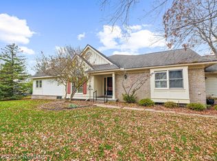 6005 Simsbury Ct, West Bloomfield, MI 48322