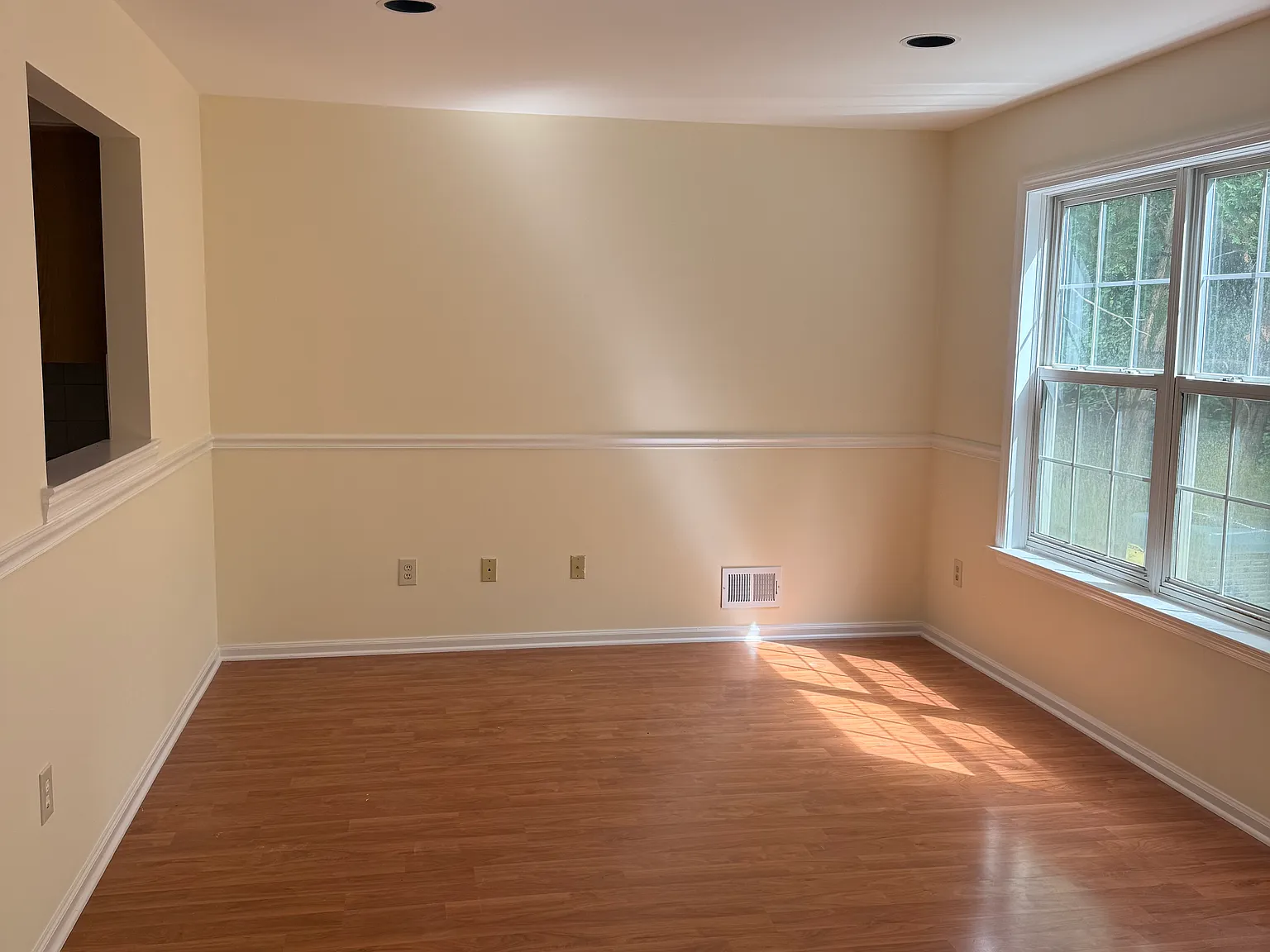 3 bed, 3.5 bath, 1904 sqft, $3,800 — Photo 4