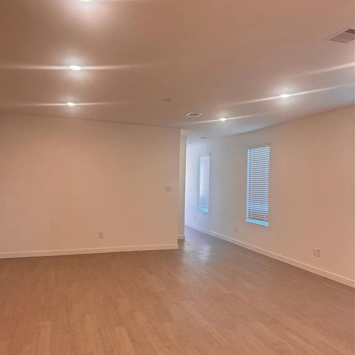 4 bed, 3.0 bath, 1868 sqft, $2,450 — Photo 4