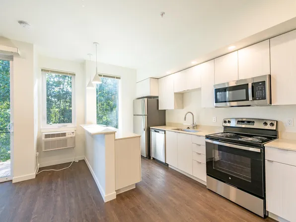 Parkview Commons, 831 NE 29th Ave #305, Portland, OR 97232