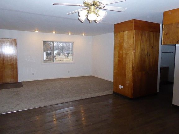 2nd image of 538 Hillview Ln
