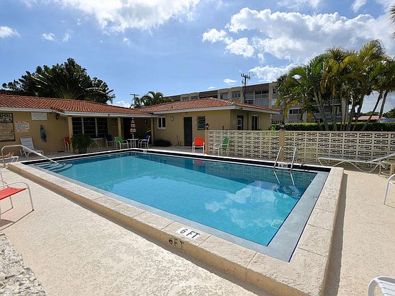 4th image of 1432 S Lakeside Dr APT 11
