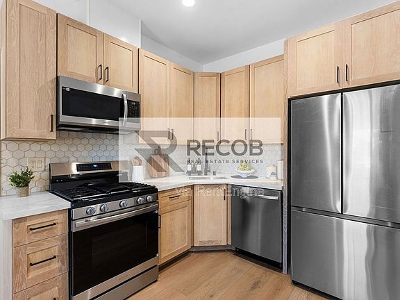 5th image of 4286 Samoset Ave #6