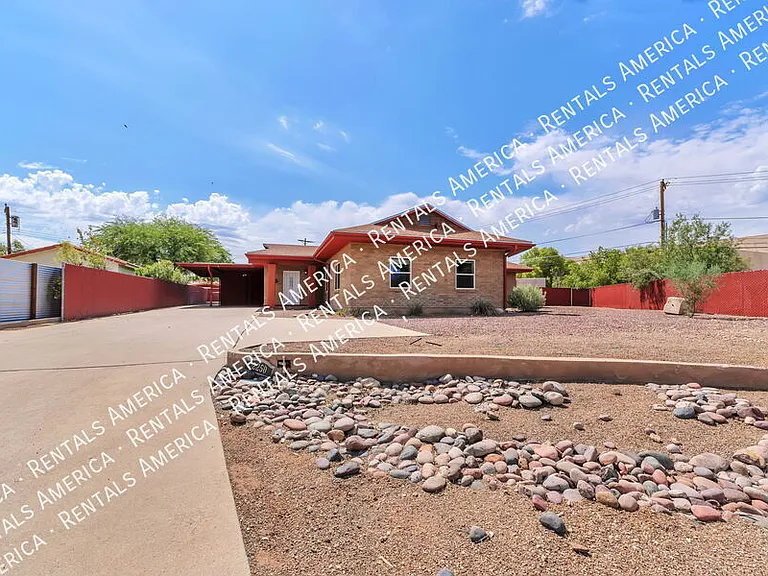2250 E La Mirada St — Photo 1