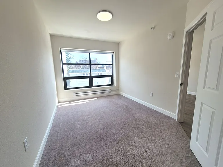 2577 Downer — Photo 36
