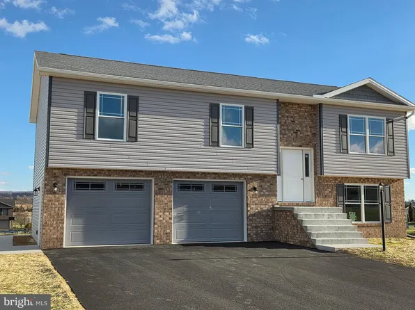 257 Grove Dr, Shippensburg, PA 17257