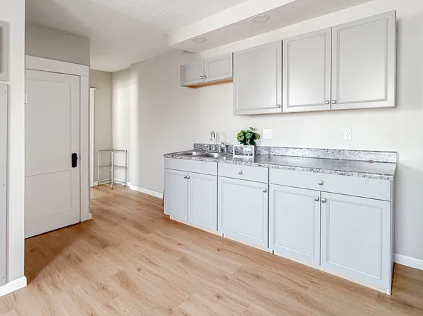403 Park Ave, Woonsocket, RI 02895