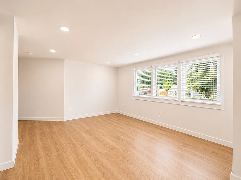 6714 Steilacoom Blvd SW #3 — Photo 2