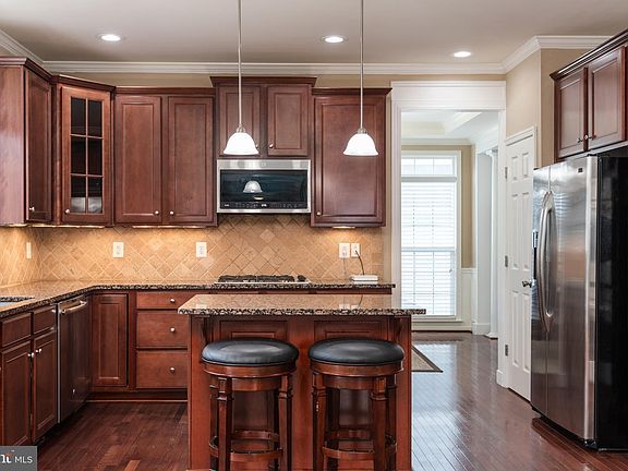 2nd image of 9203 Harvest Oak Dr