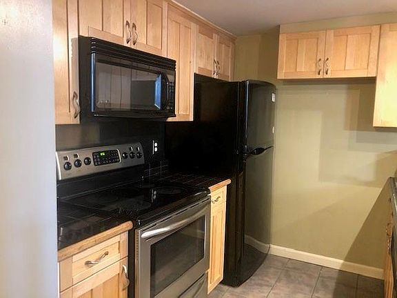 4th image of 494 Woonasquatucket Ave APT 113