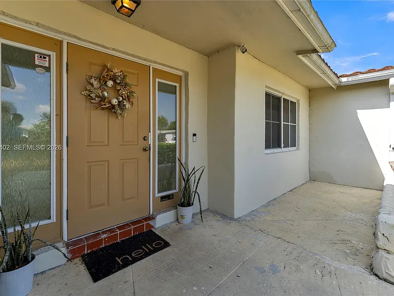 6924 NW 8th Ct — Photo 5