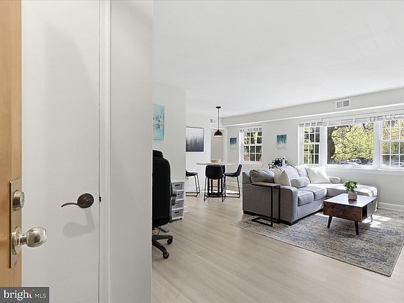 2nd image of 1311 N Ode St APT 625