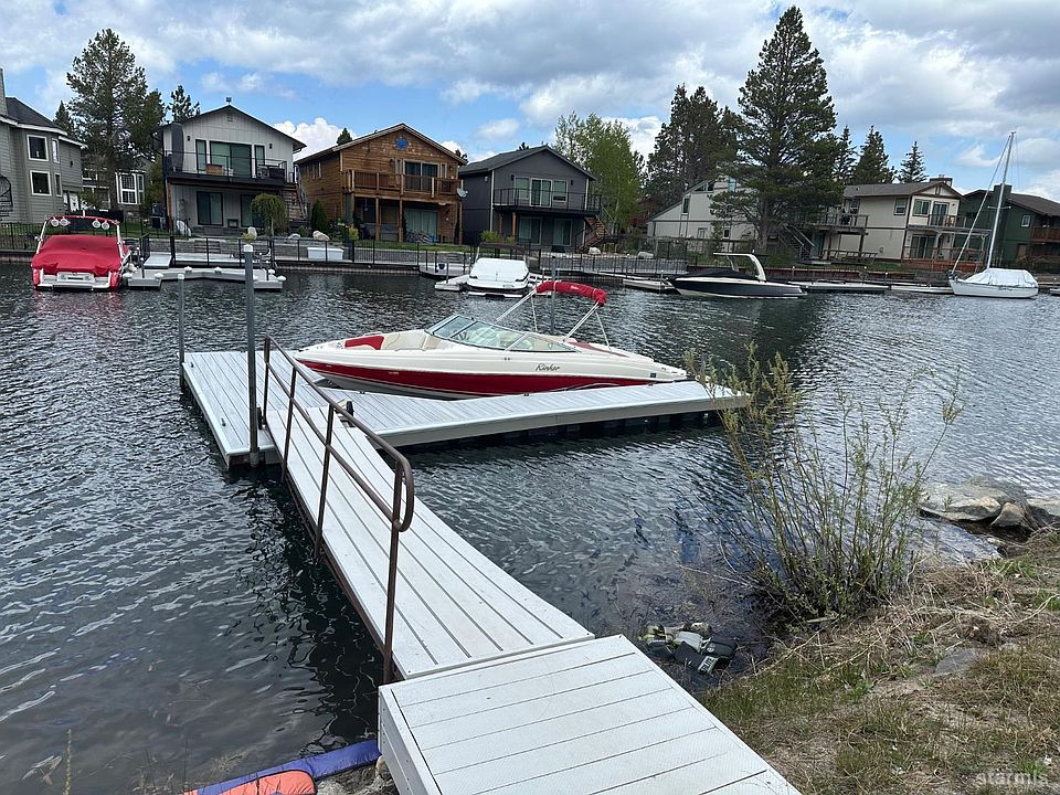 2nd image of 1975 Venice Dr