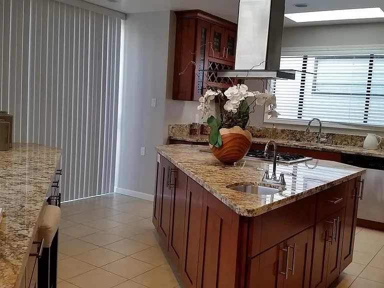 8418 Loyola Blvd — Photo 36