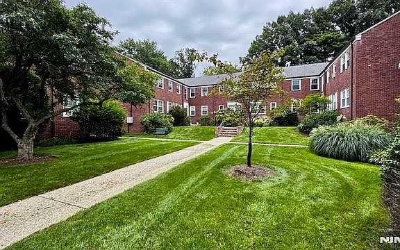 3rd image of 349 Bloomfield Ave #25