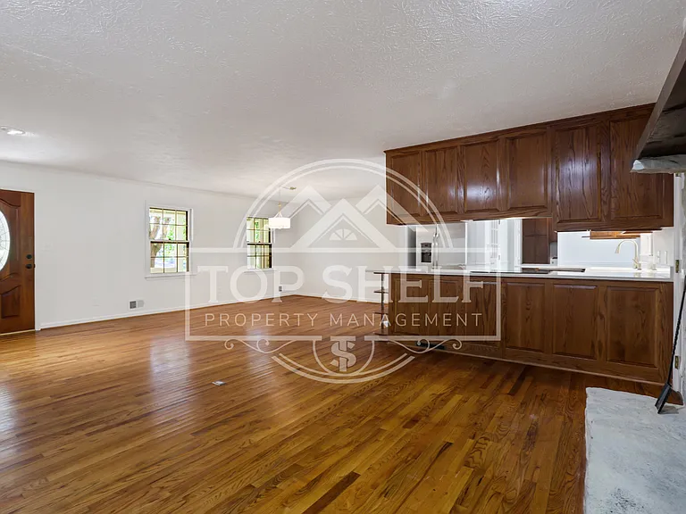 4684 Ben Hill Dr — Photo 9