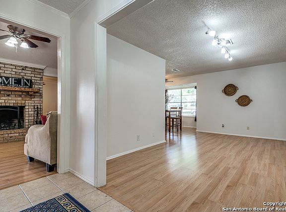 4th image of 101 Cordoba Cir
