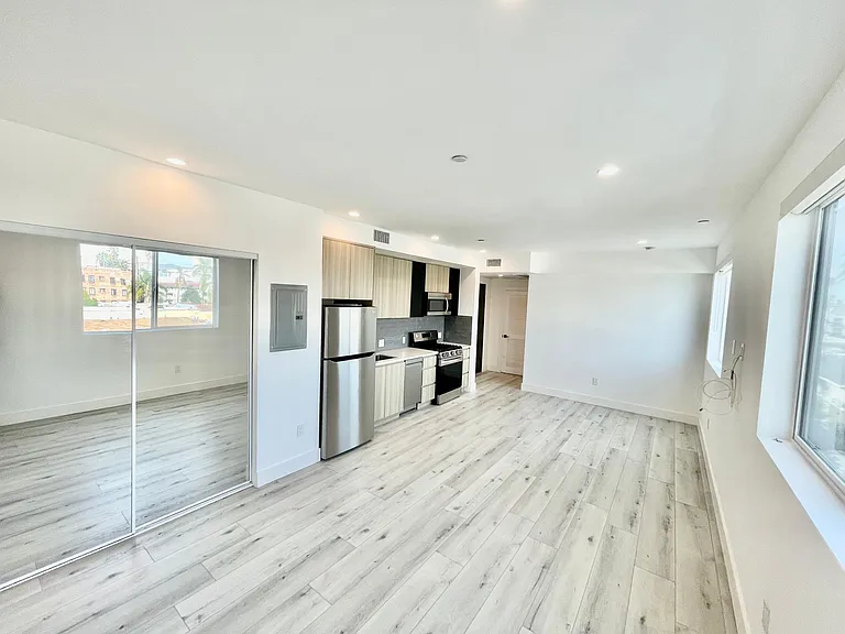 930 S Catalina St #503 — Photo 2