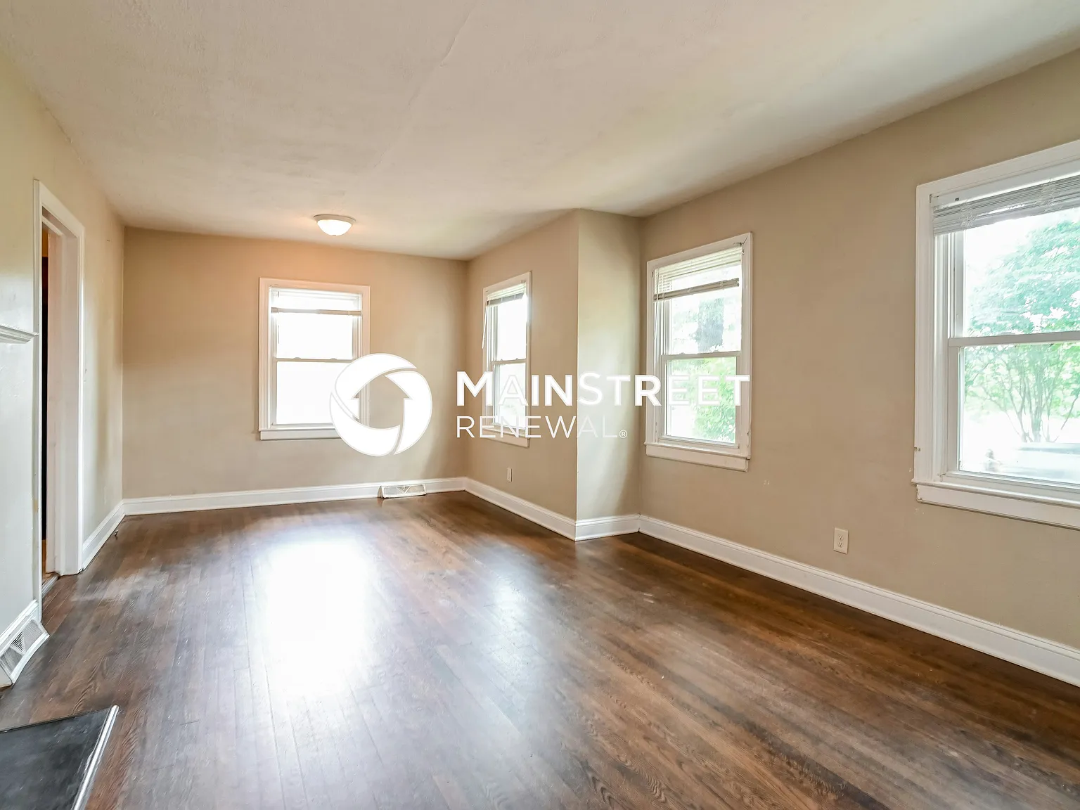 2512 Revolution Park — Photo 2