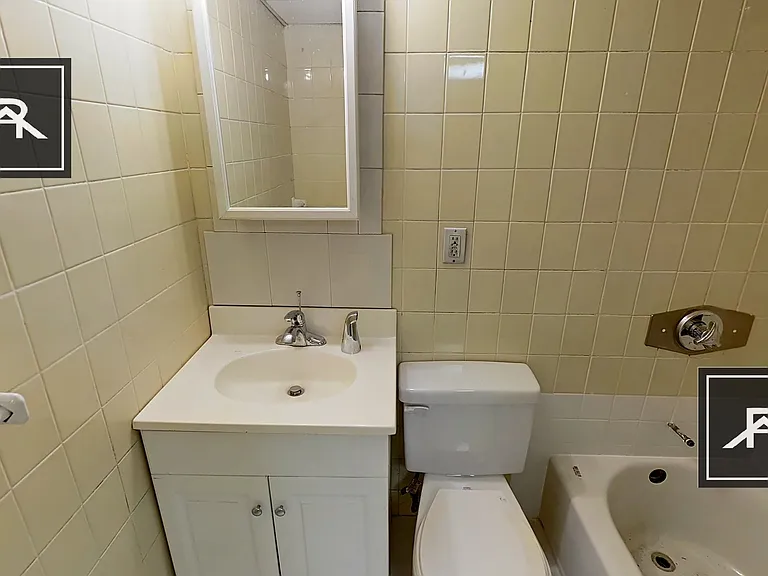 17 Glenville Ave #15 — Photo 7