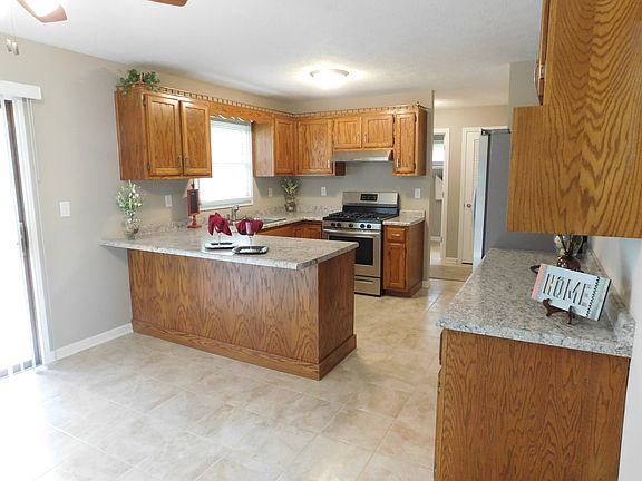 3rd image of 667 W Bergera Rd