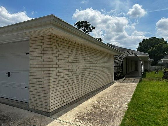 3rd image of 121 Ridgeway Dr