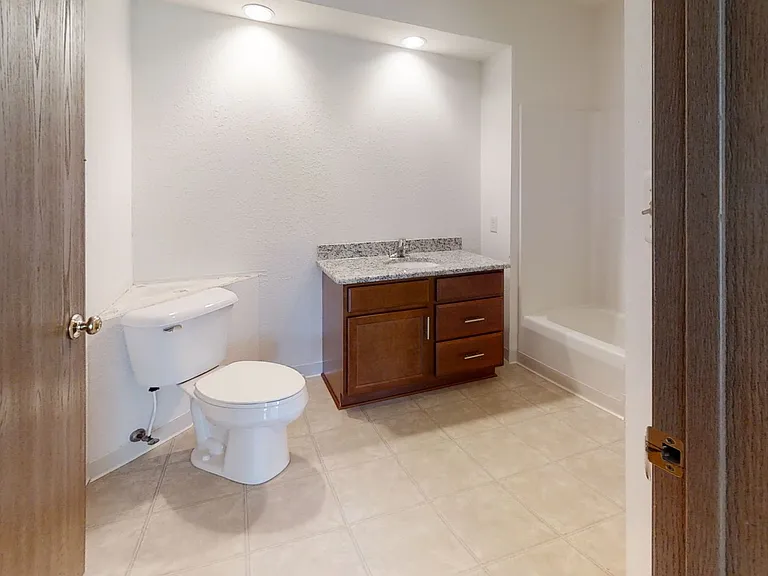 N86W14240 Fond Du Lac Ave #14240 — Photo 12