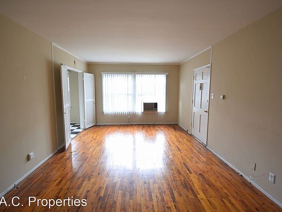 3rd image of 5220 Radford Ave APT 1