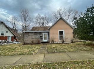 767 8th St, Charleston, IL 61920