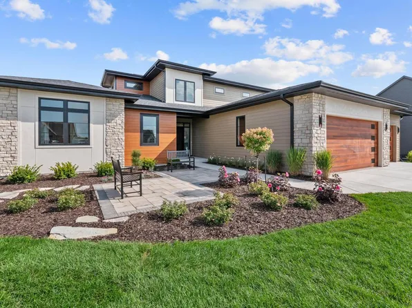 N57W20864 Dunbar COURT, Menomonee Falls, WI 53051