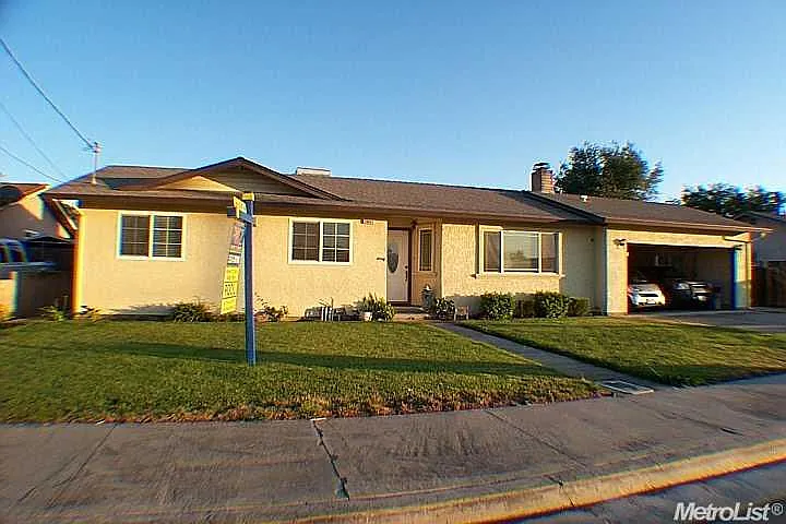 20097 Geer Ave photo 1