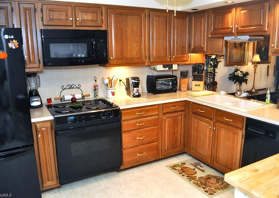 1st image of 202 Lamplighter Cir