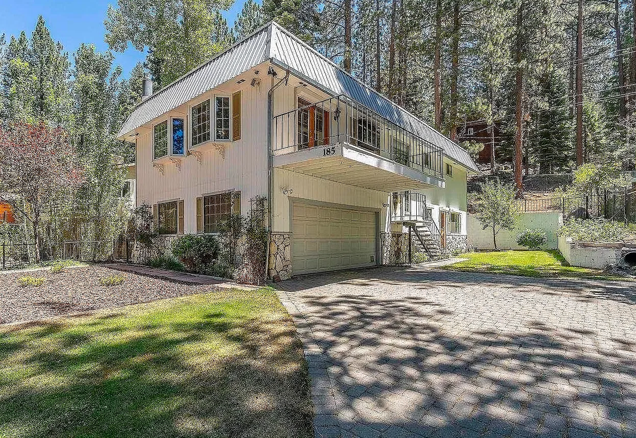 4 bed, 2.5 bath, 2448 sqft, $4,200 — Photo 1