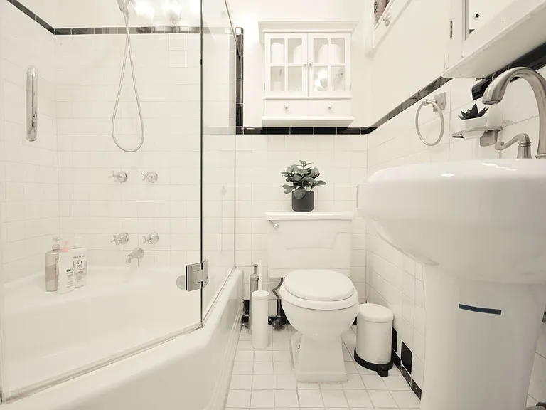 1065 Sterling Pl #GARDEN — Photo 6
