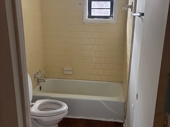3rd image of 724 Western Ave