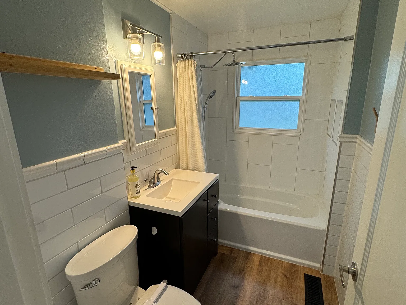 3 bed, 1100 sqft, $3,700 — Photo 4