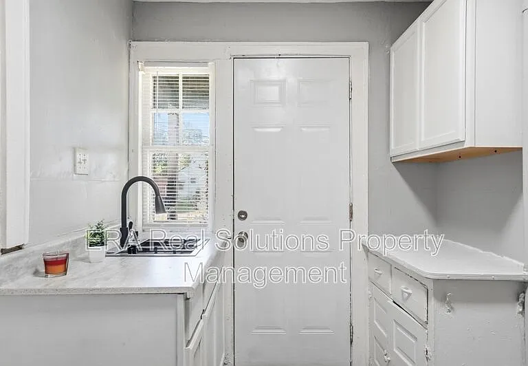 1575 E Cordell Ave — Photo 18