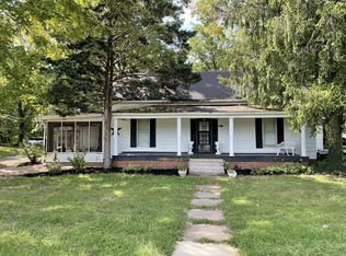 1216 N Market St, Paris, TN 38242